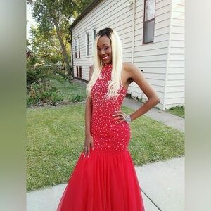 Bright Red Mermaid Prom Dress Halter Sequins Keyhole Back Long size Small‌